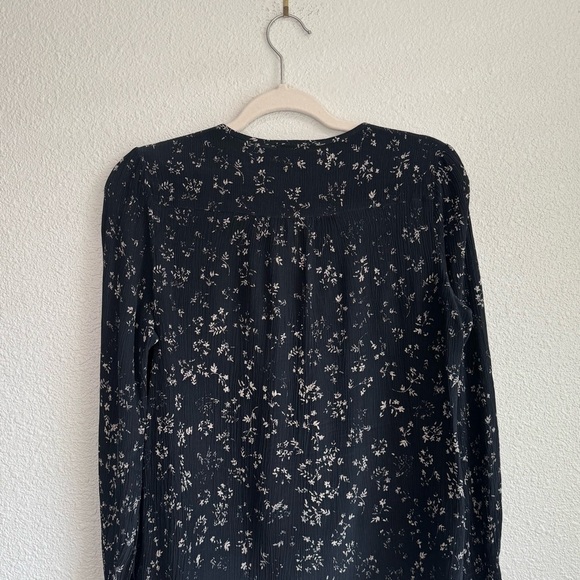 Go by Gosilk Womens Small Popover Blouse Floral Wrinkle Fabric Dainty Preppy - Picture 8 of 9